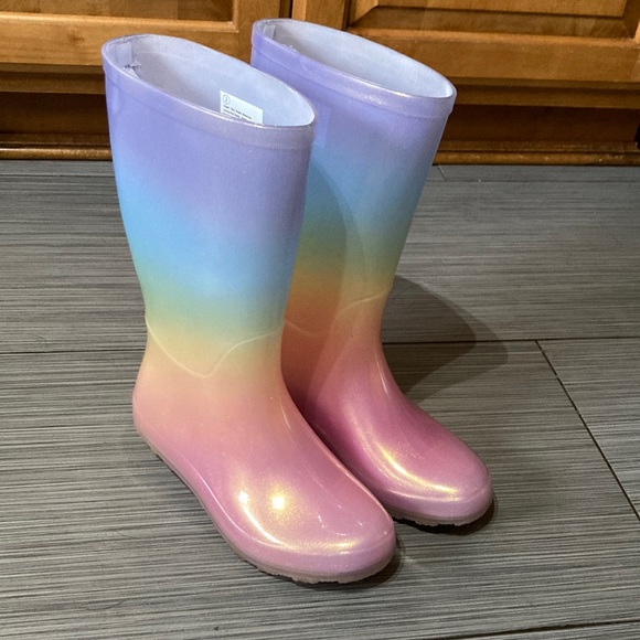 Cat & Jack Other - Cat & Jack size 2 rainbow Ombre rain boots